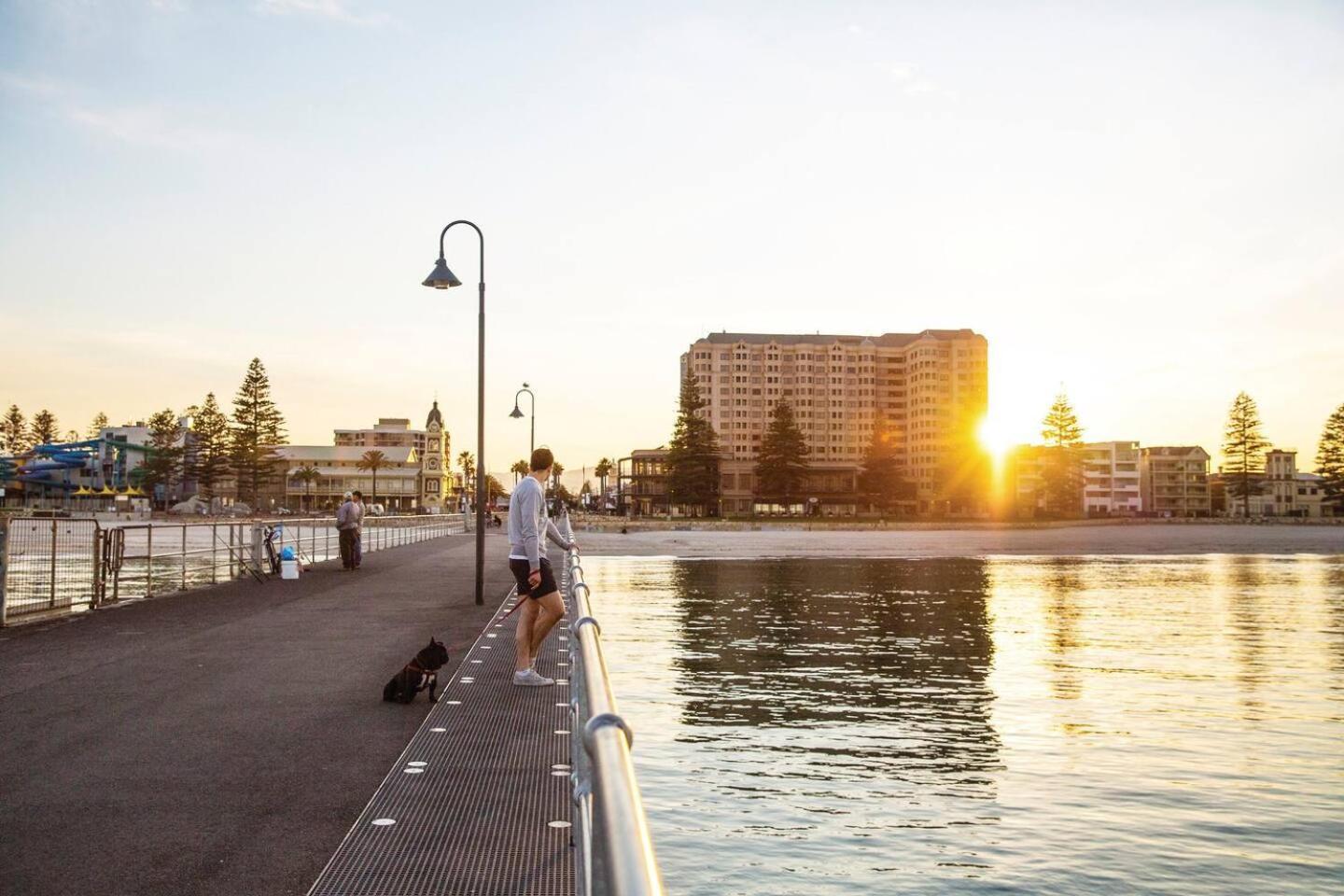 "Ocean Sunset" Glenelg Central Studios Esterno foto